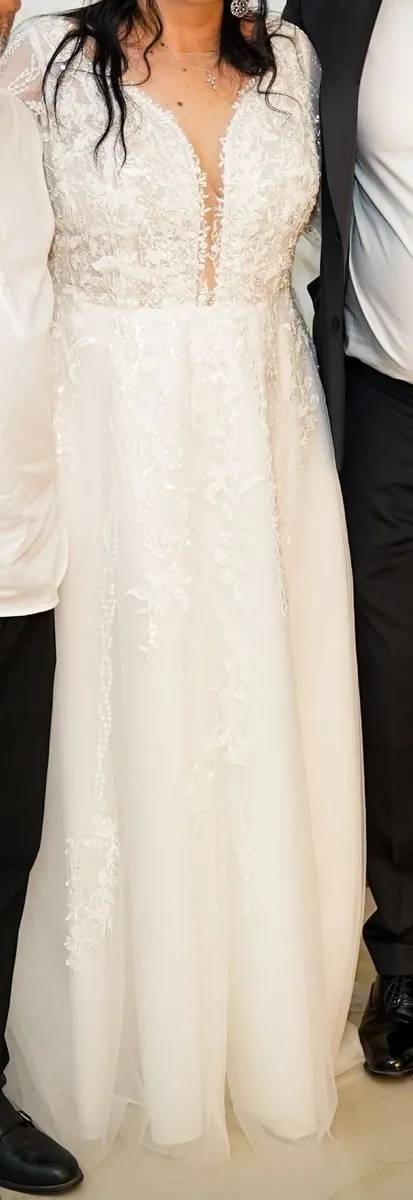 Wedding dress - Image 2