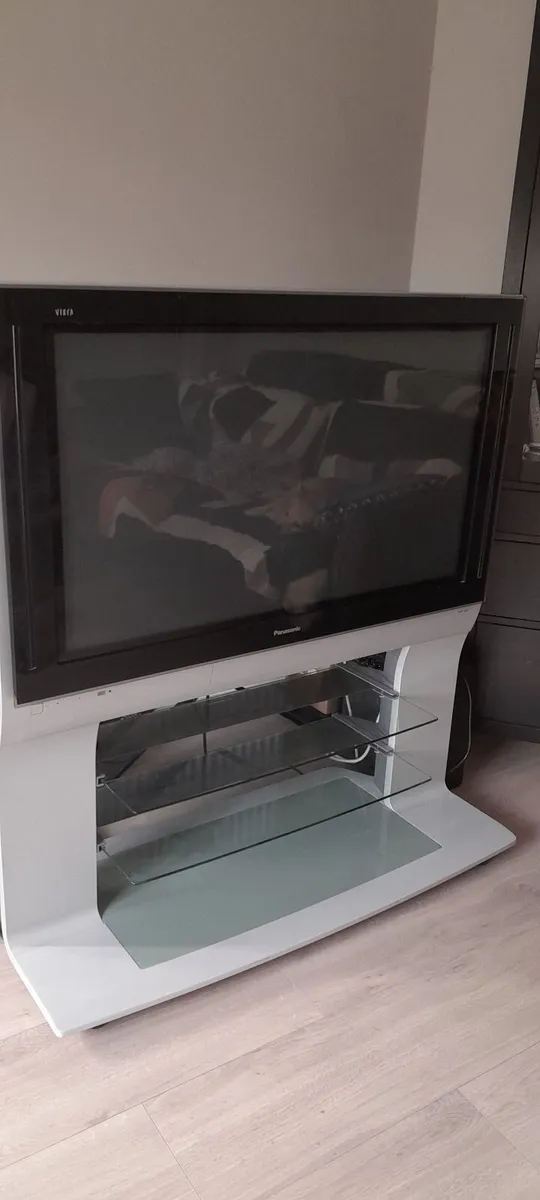 Tv - Image 1