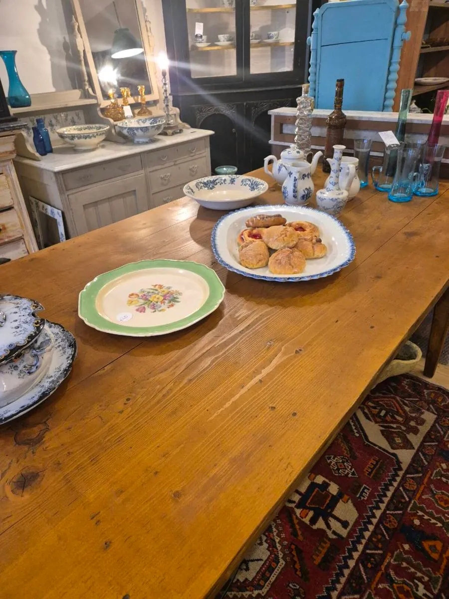 Lovely old French antique dining table - Image 2