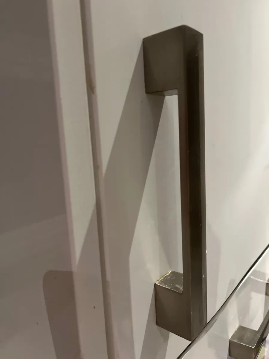 Kitchen door handles - Image 3