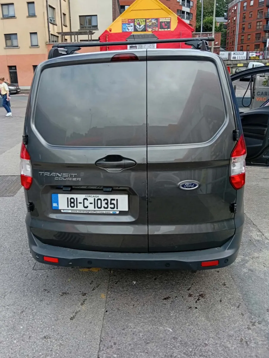 Van - Image 4