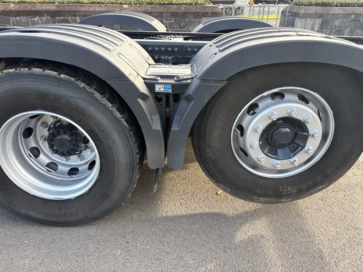 2018 Volvo FMX 420 8x2 Chassis cab - Image 3