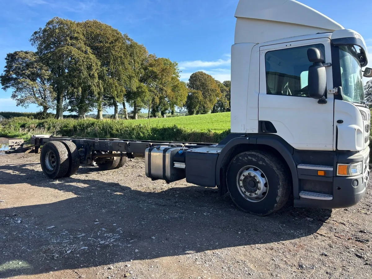 Scania p 250 - Image 2