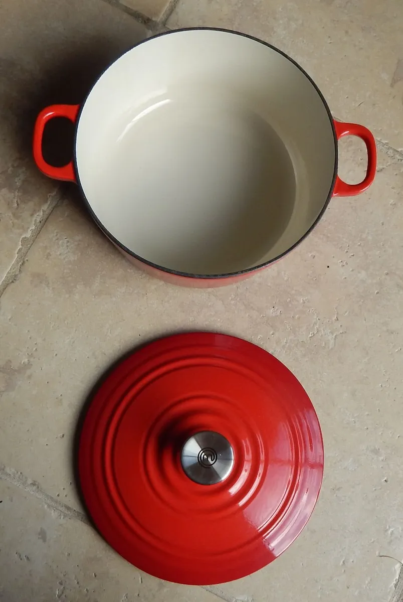 MasterChef Cast Iron Casserole Cooking Pot - Image 4