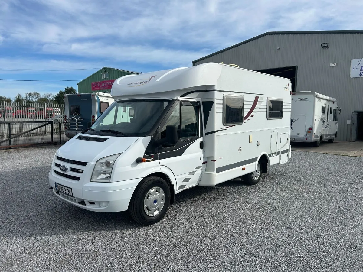 2009 Sunlight T58 Motorhome - Image 2