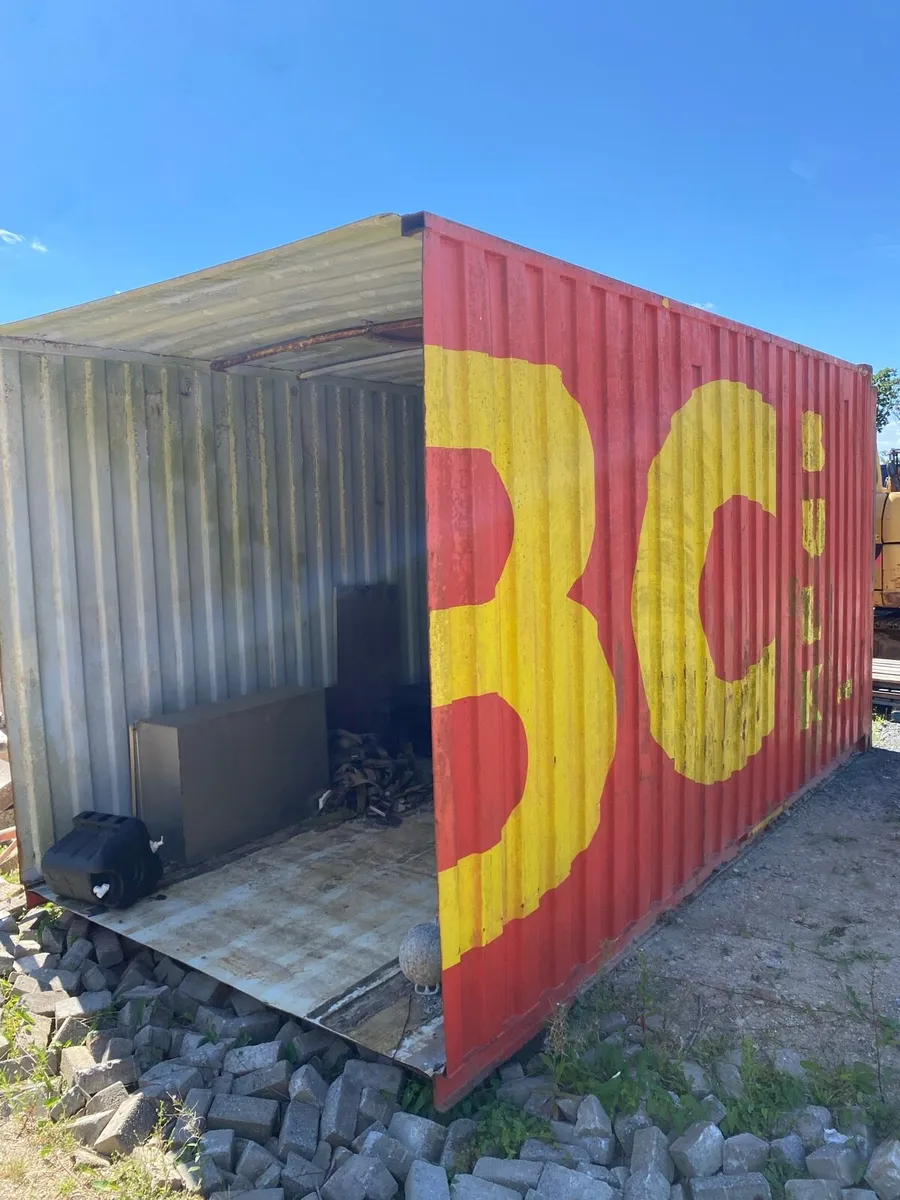 Cut open shipping container - Image 3