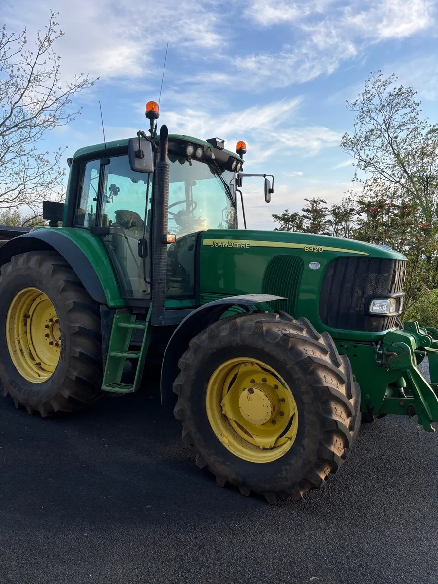 John Deere 6820 - Image 1