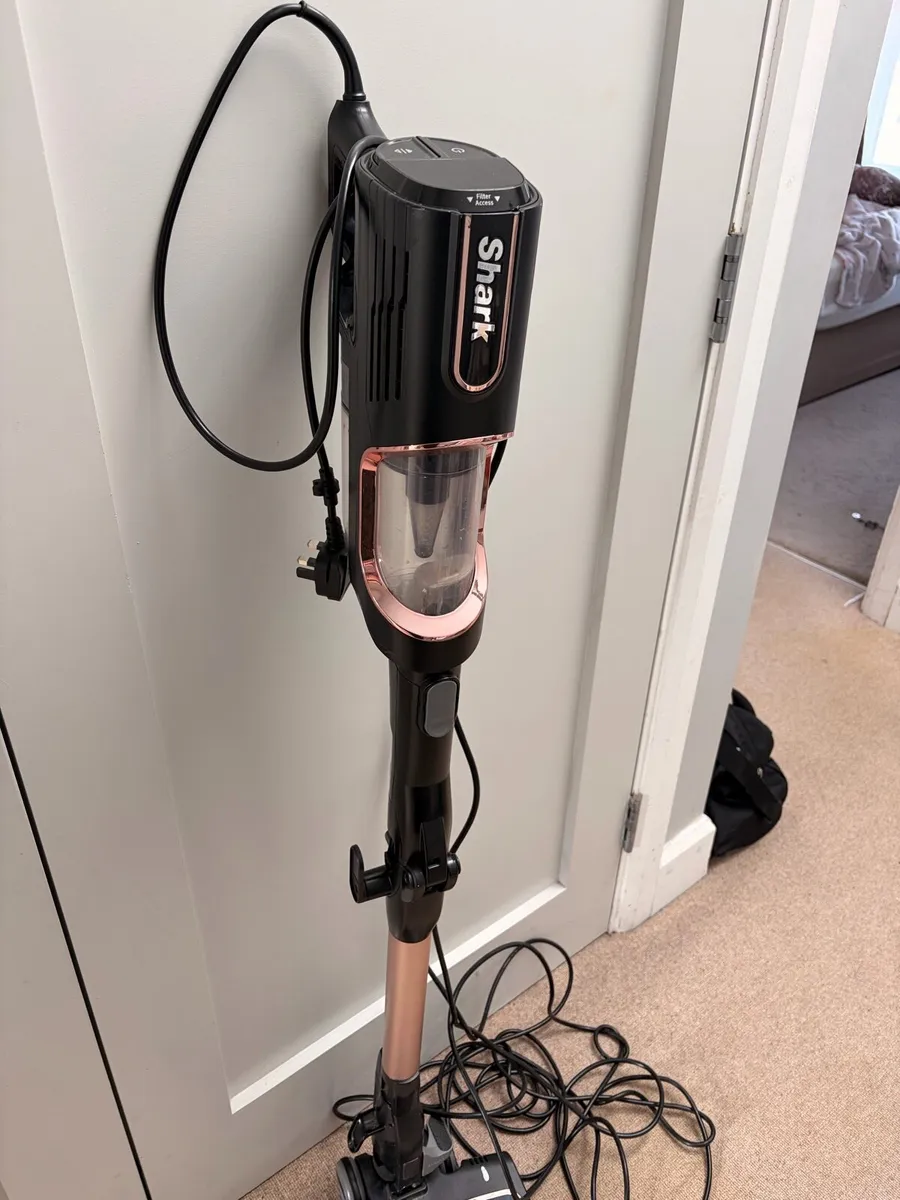 Shark Anti Hair Wrap Bagless Vacuum Cleaner - Image 1
