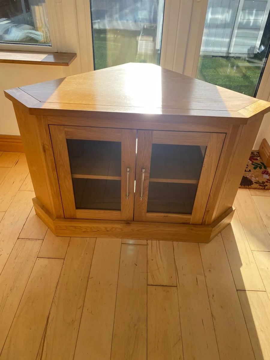 Sony Smart TV 44’ & Oak TV Unit - Image 4
