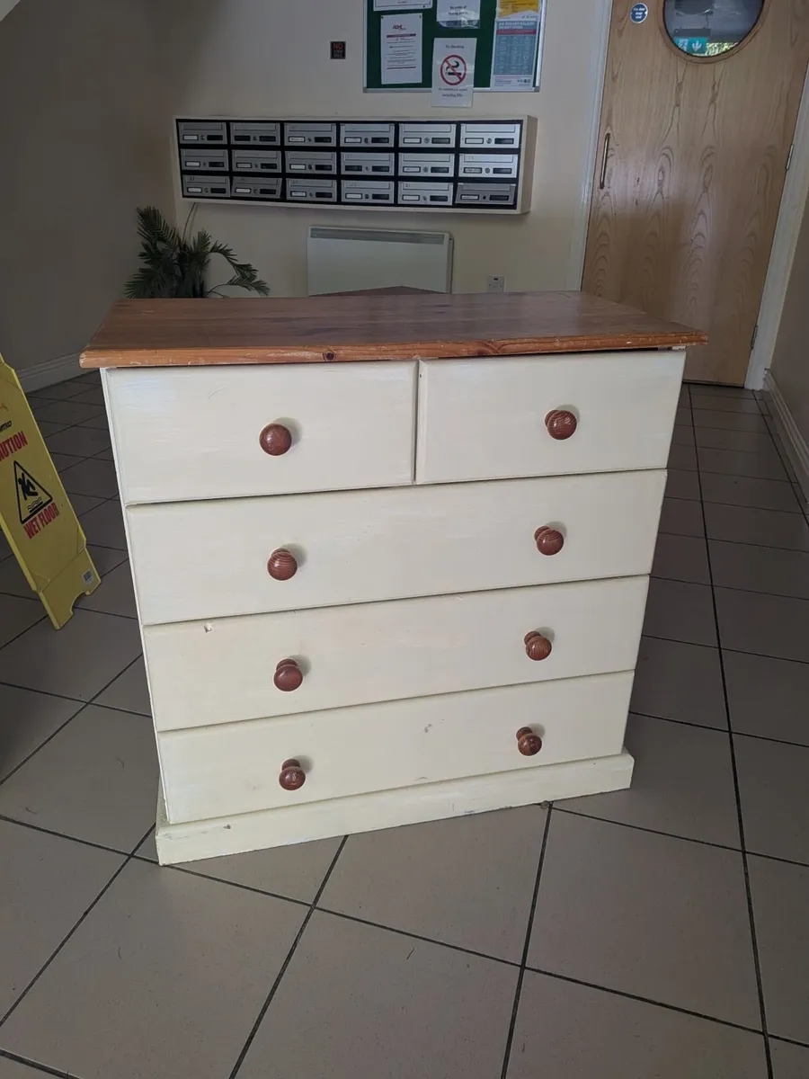 Chest of drawers and 2 matching lockers - Image 2