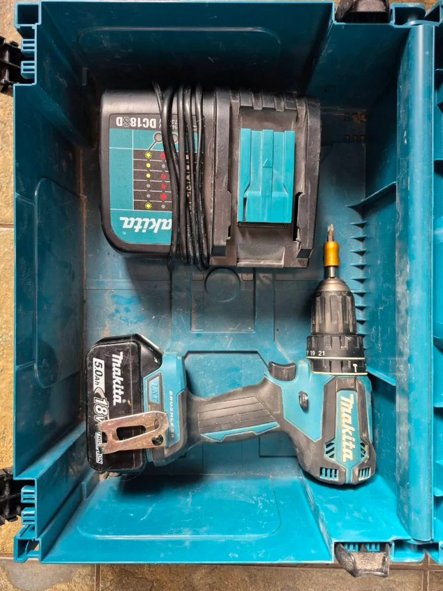 Makita combi drill - Image 1