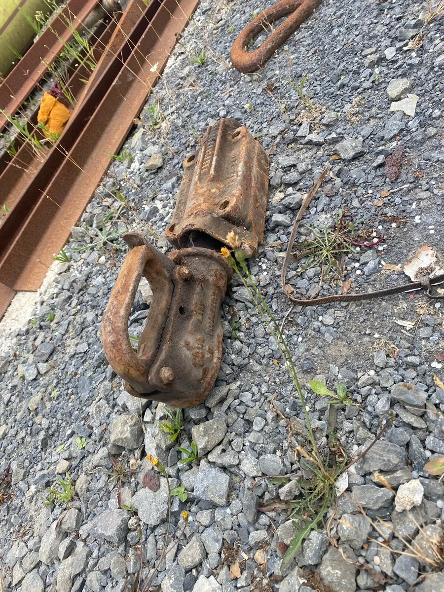 Trailer drawbar hitch - Image 1