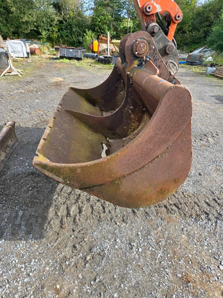 Buckets - Image 1