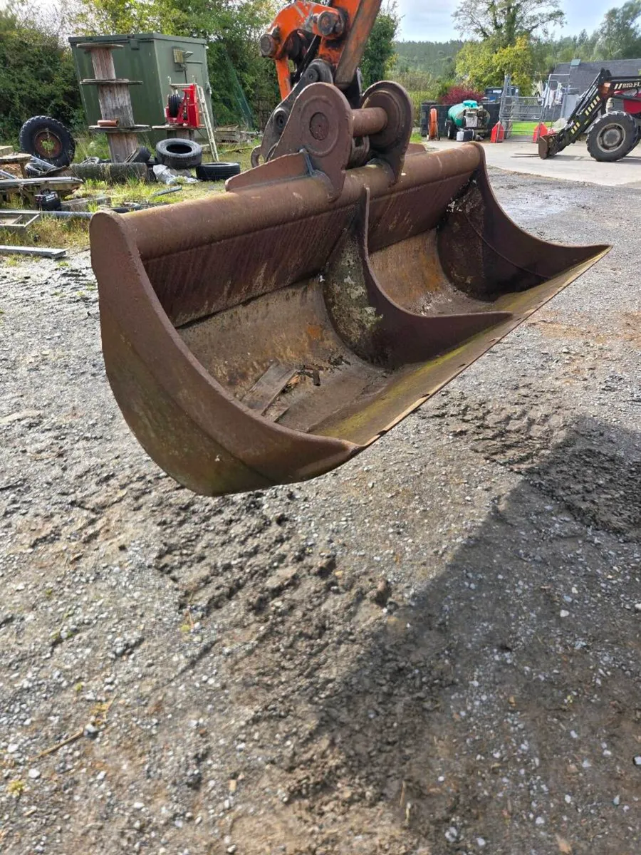 Buckets - Image 2