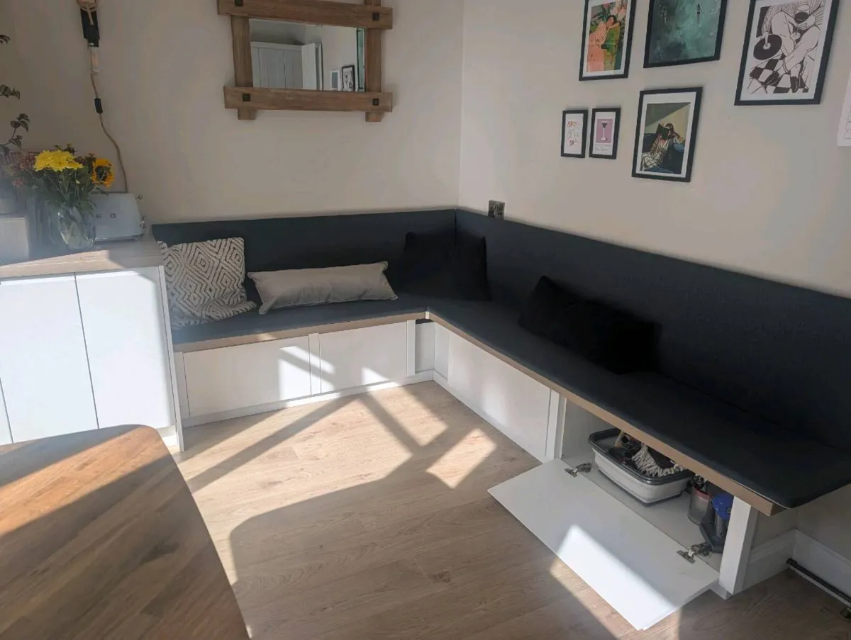 Dining nook with storage - Image 1