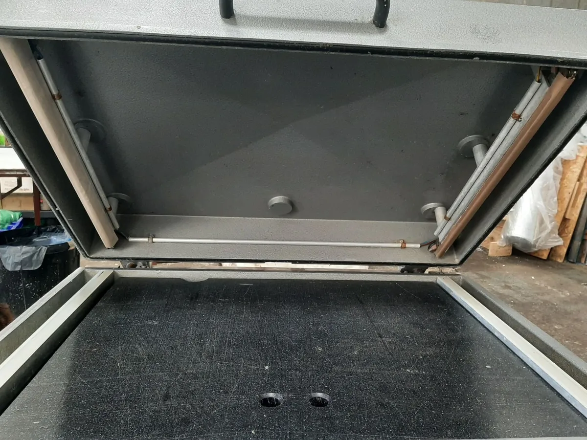 Vacuum packer - Image 2
