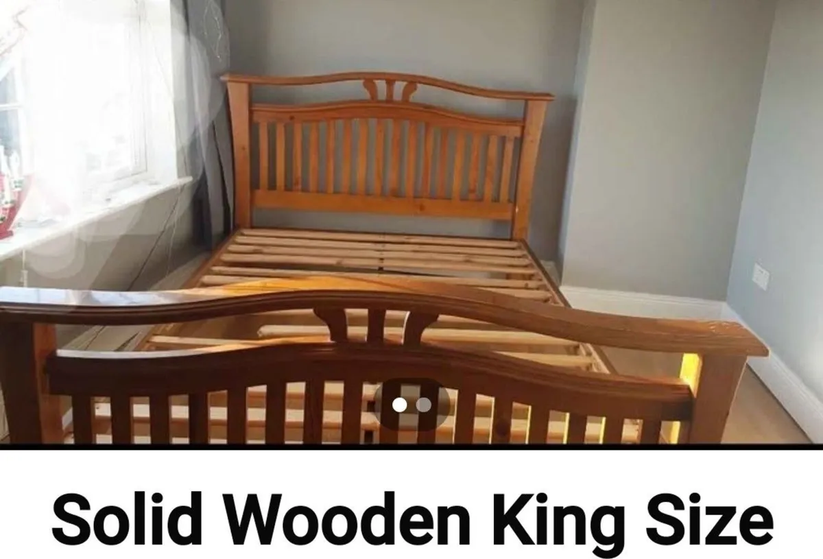 Kingsize wooden frame Bed - Image 1