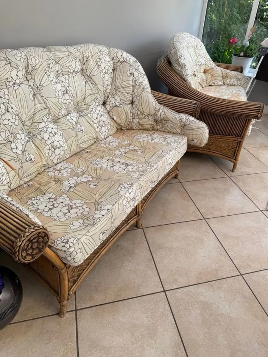 Conservatory sofas - Image 1