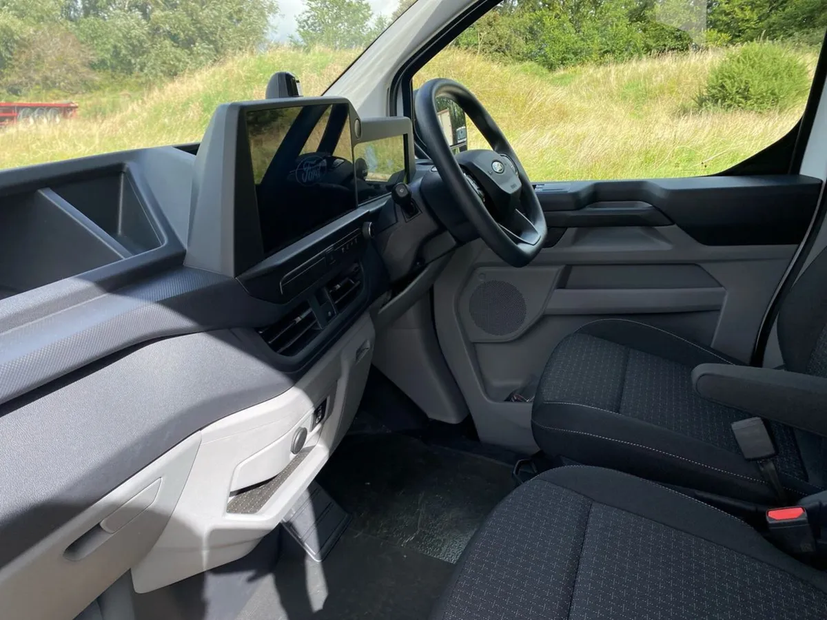 Ford Transit Custom DCIV Trend LWB 320 L2 H1 2.5L - Image 3