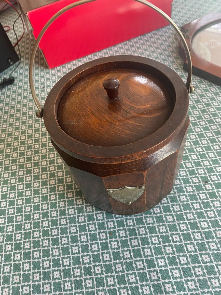 Antique biscuit barrel - Image 1