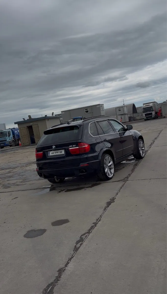 BMW X5 Crew Cab - Image 3