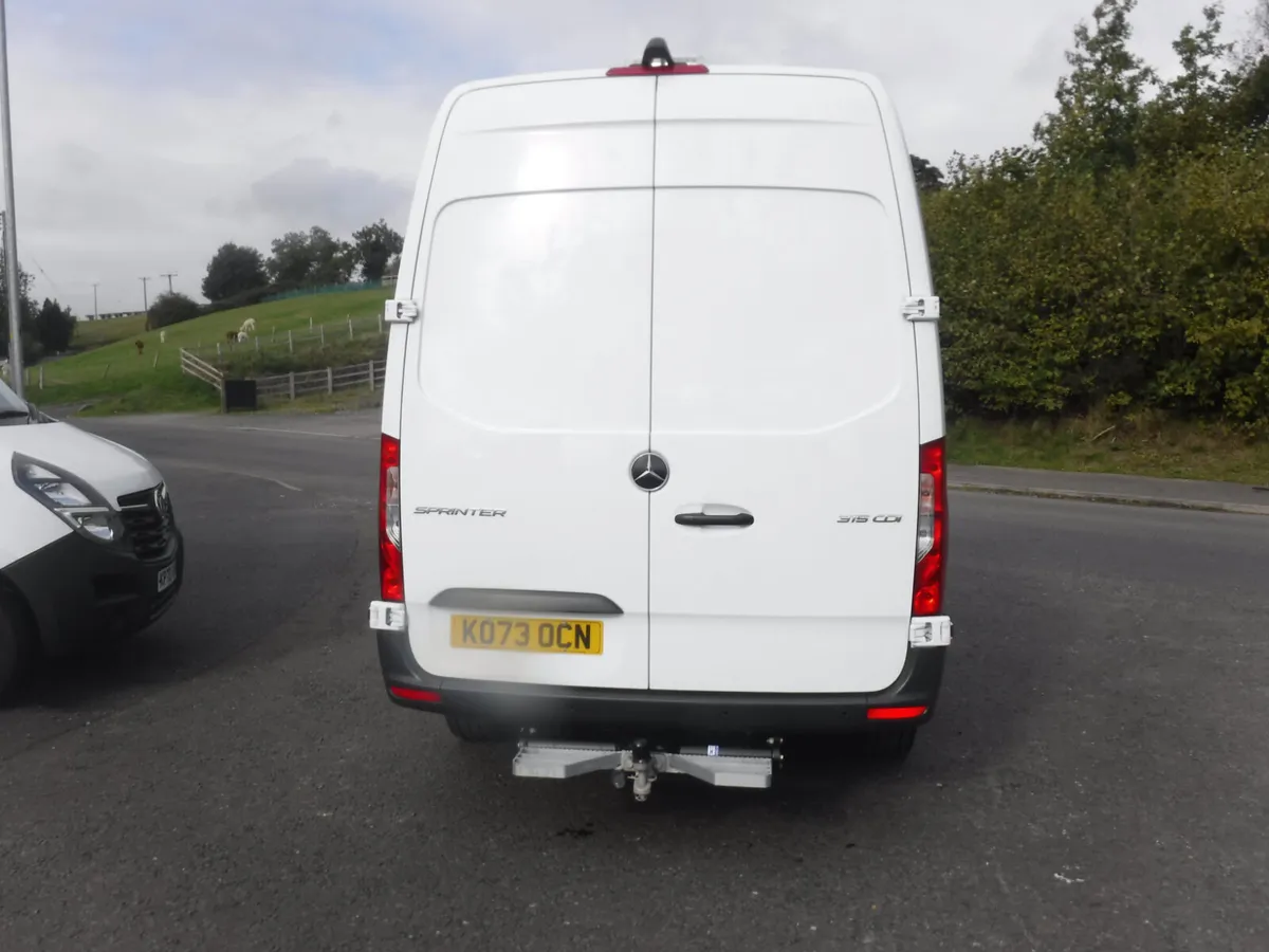 Mercedes Sprinter 315 mwb high roof panel van 2024 - Image 4