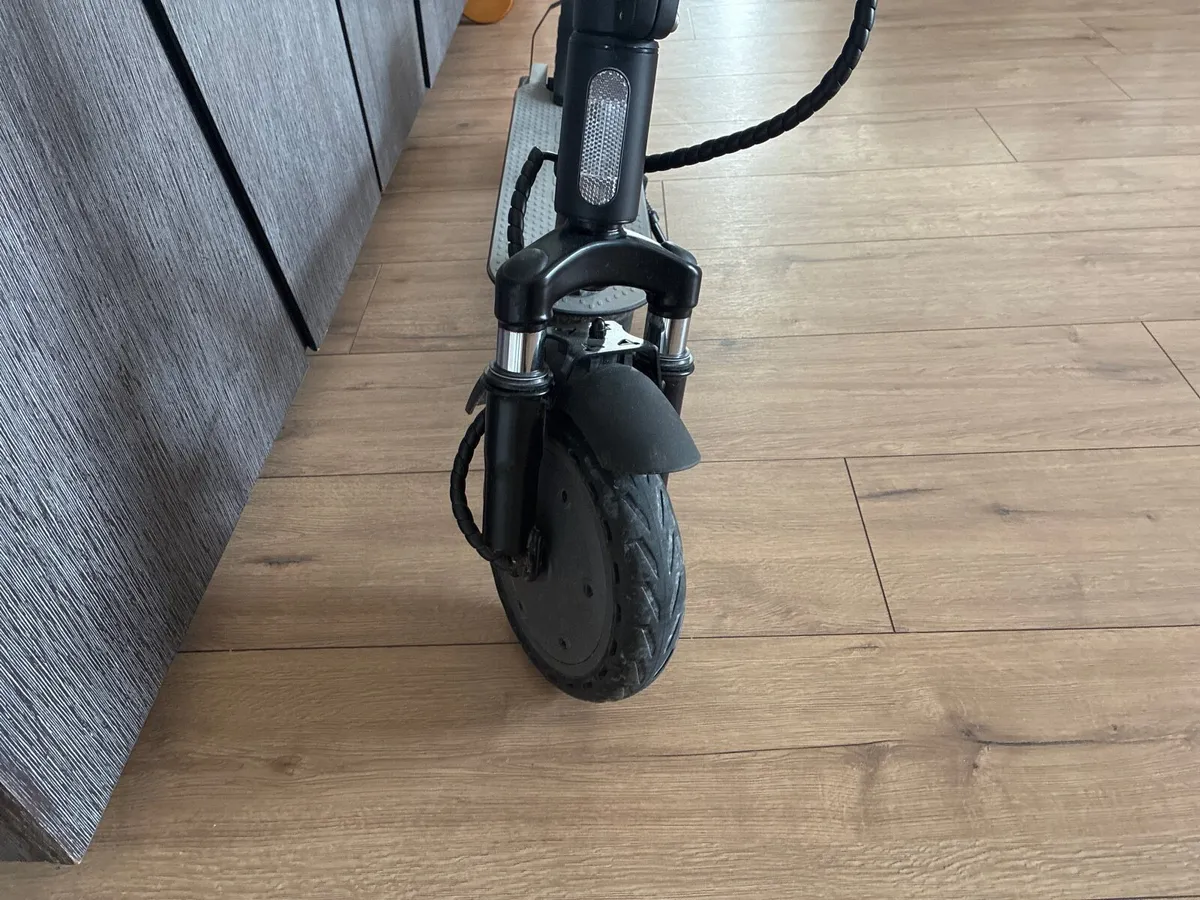 Electric scooter - Image 3