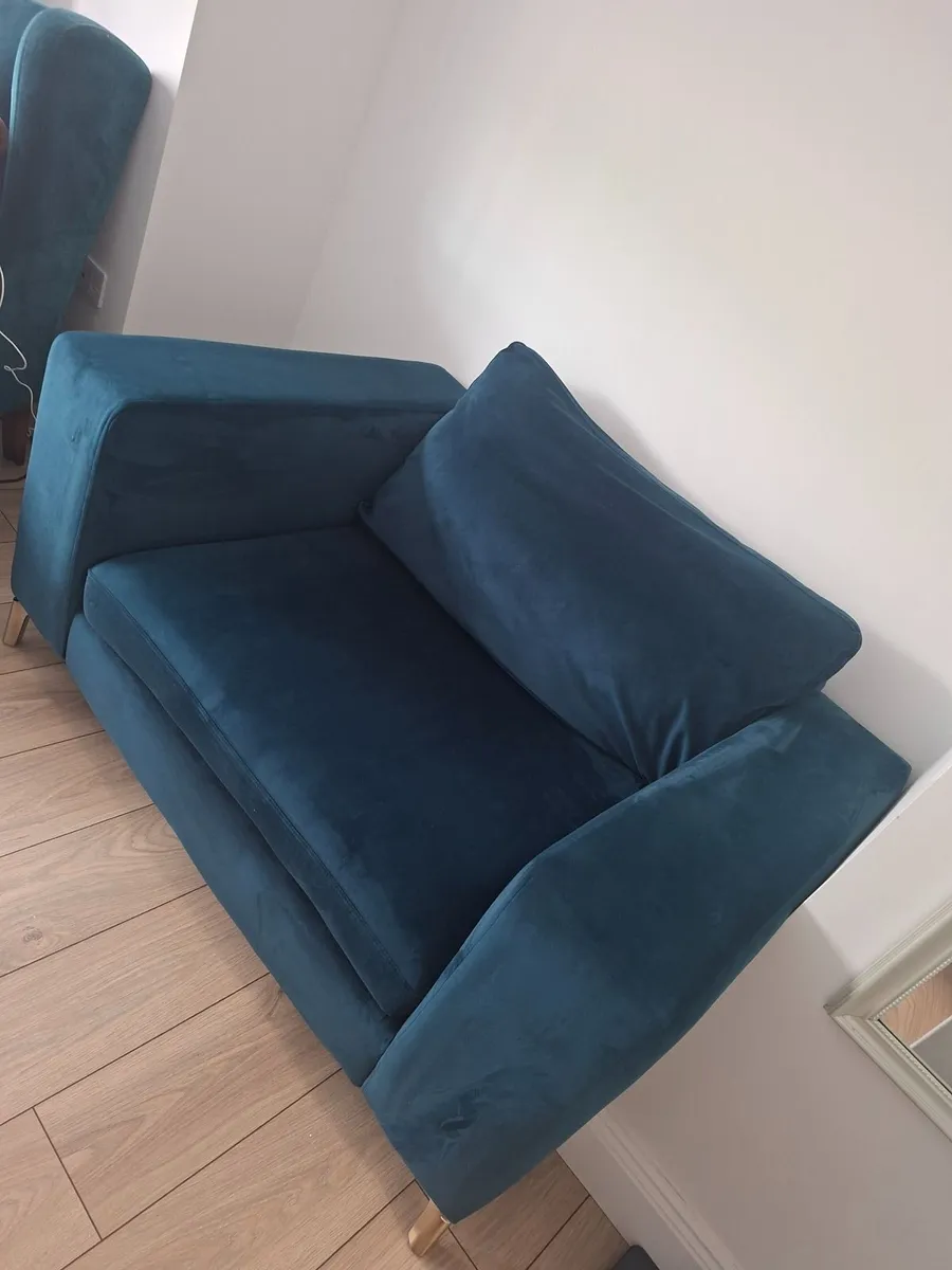 DFS  Cuddle Couch - Image 3