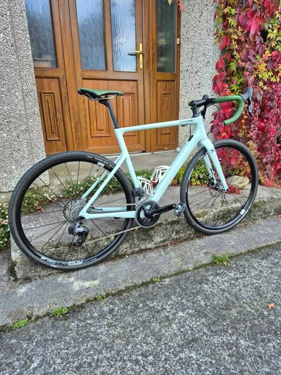 2023 Cannondale SuperSix Evo SE - Image 2