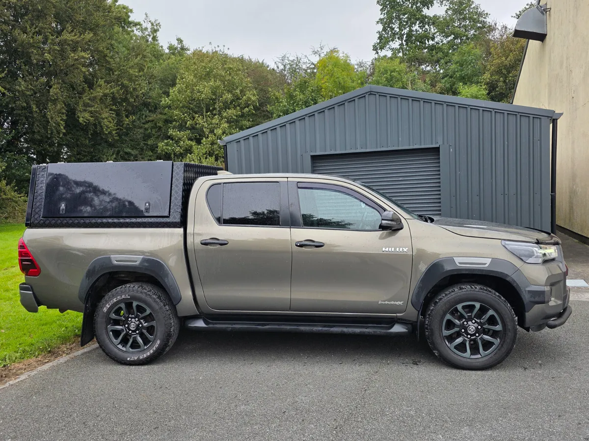 2023 Toyota Hilux 2.8 d4d Invincible X  Auto - Image 2