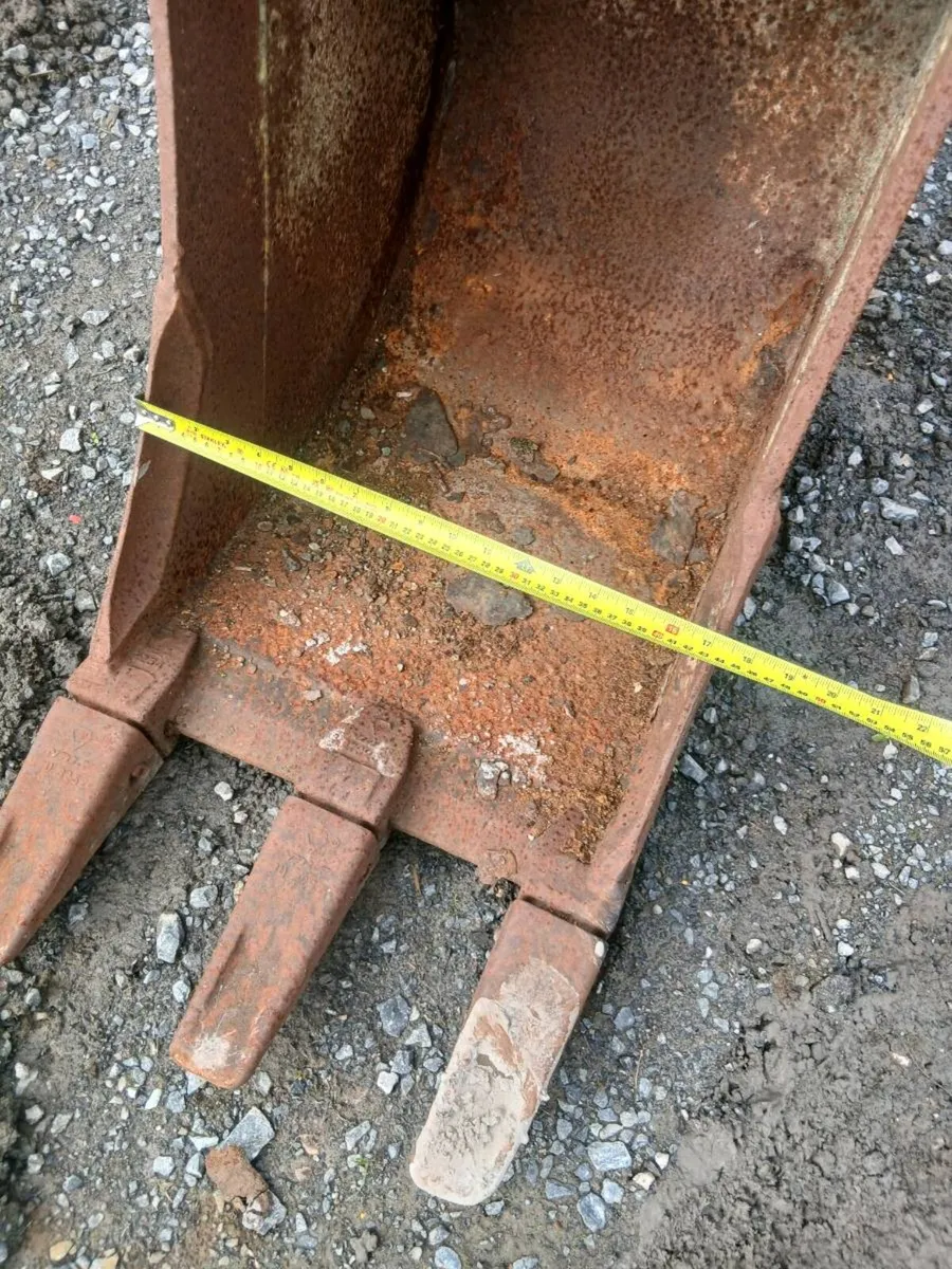 18 inch bucket to suit 6t Digger - Image 2