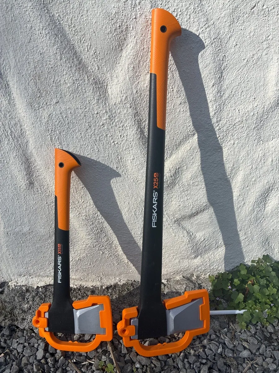 Axes - Image 1