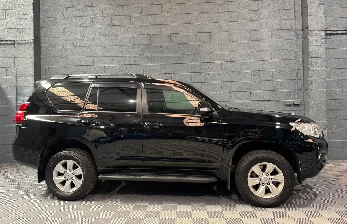 Toyota Landcruiser - Image 4