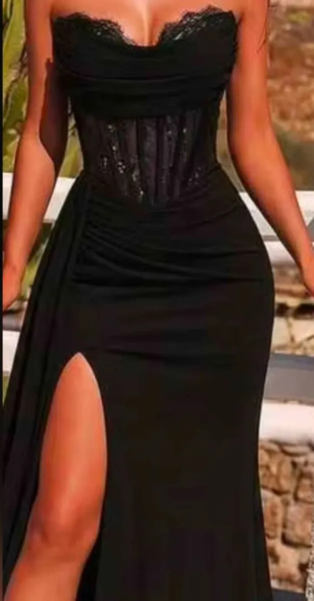 Black bodice corset style full length dress - Image 2