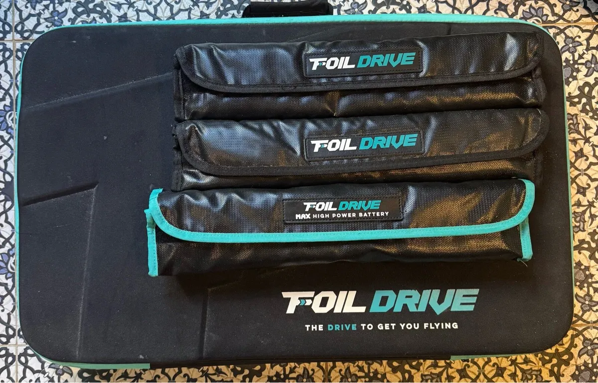 Foil Drive Gen 2 with 3 Batteries - Image 1