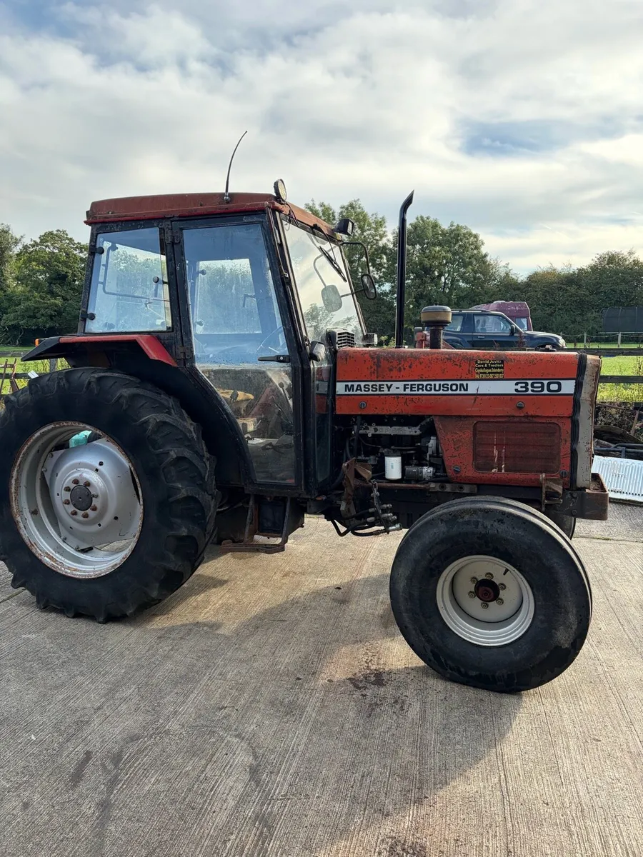 Massey 390 - Image 1