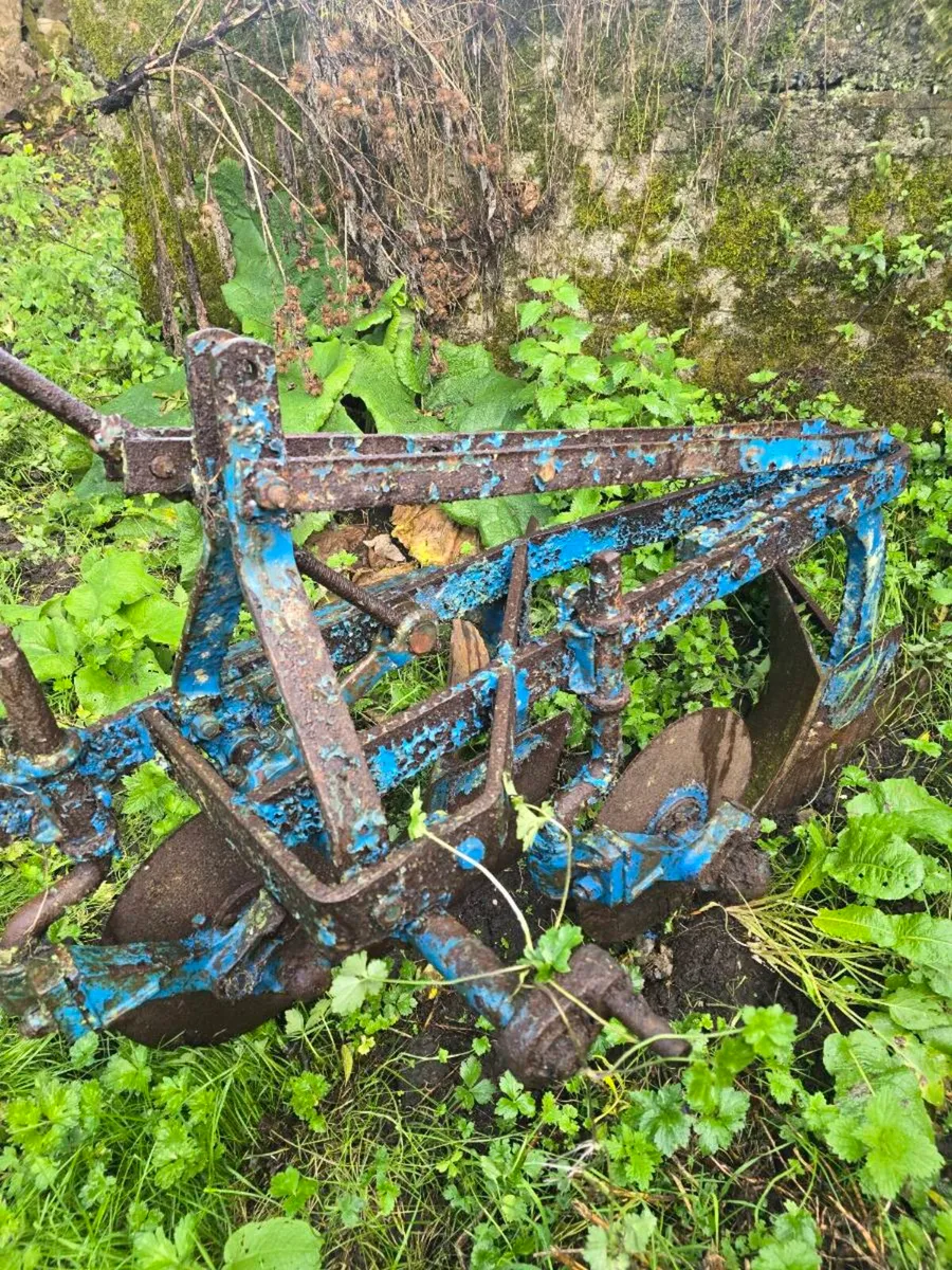 Vintage plough and scuffler - Image 1