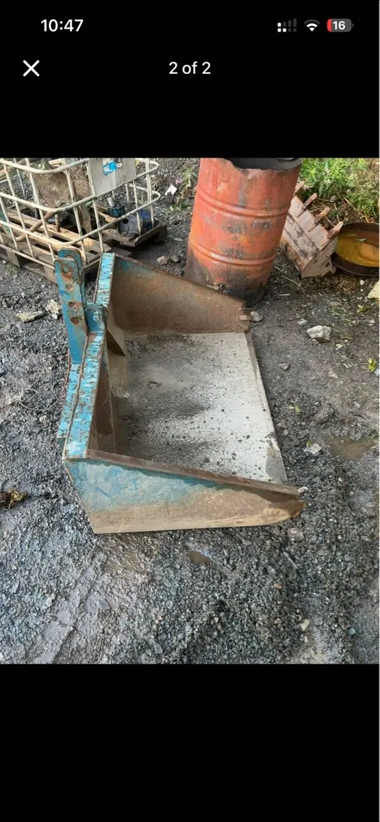 Link box Massey 35 - Image 1