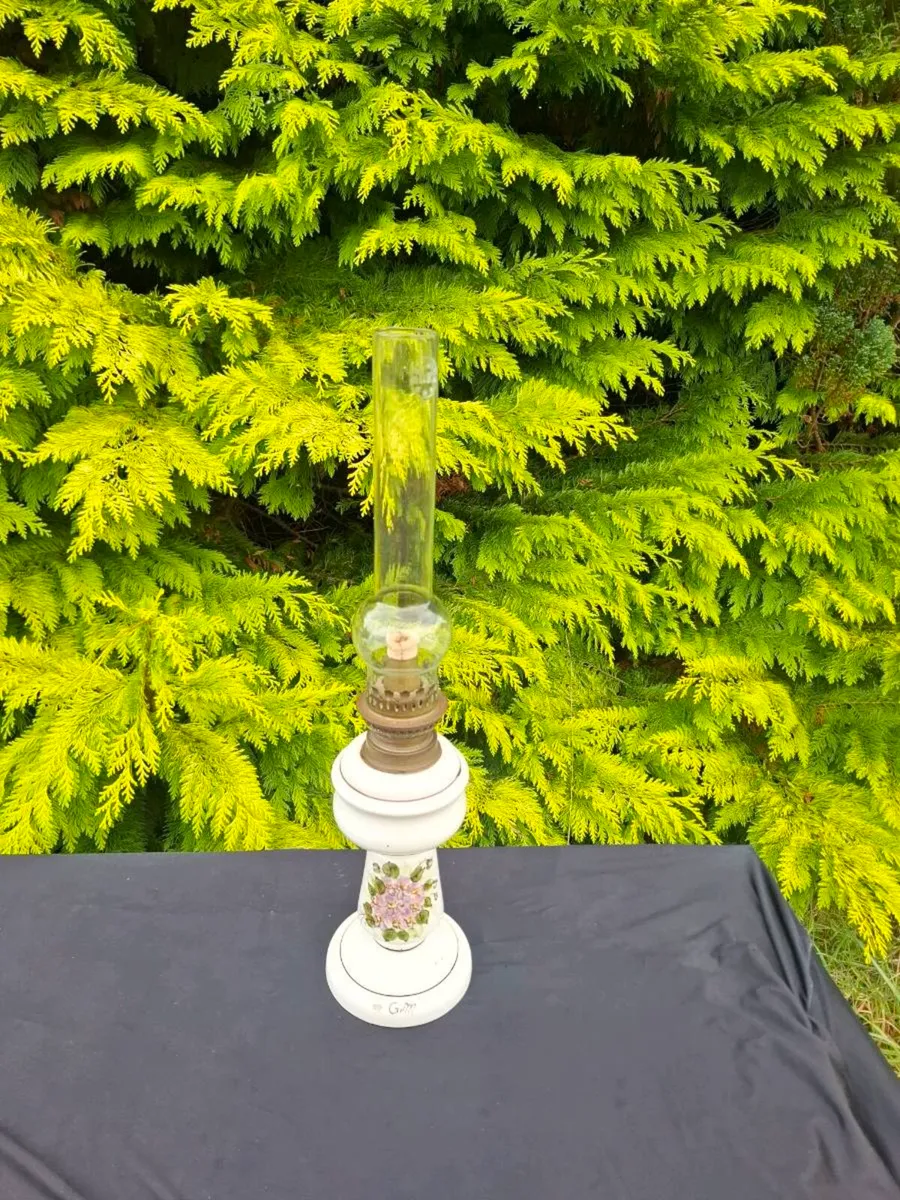 Vintage oil lamp postage possible - Image 1