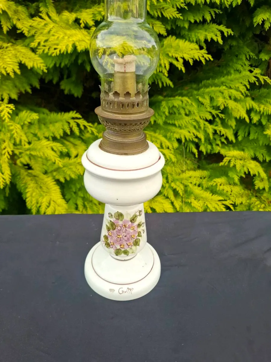 Vintage oil lamp postage possible - Image 2
