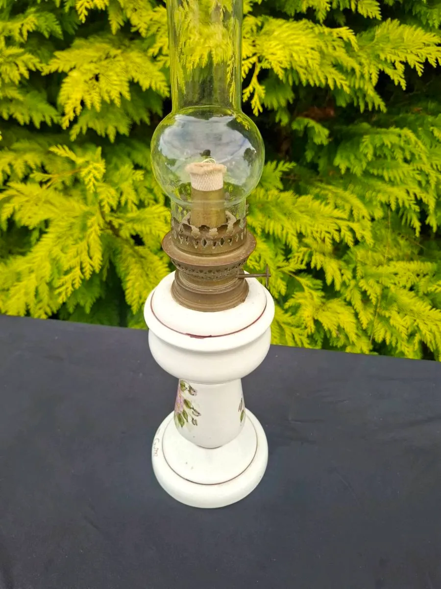 Vintage oil lamp postage possible - Image 3
