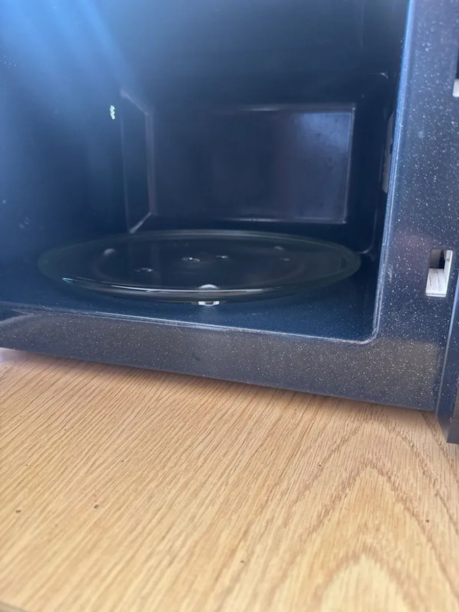 microwave - Image 2