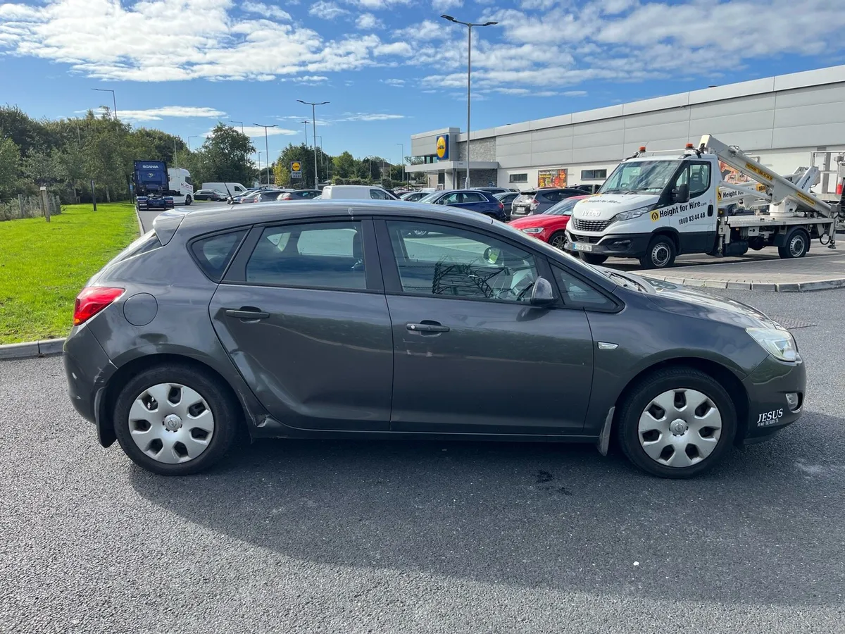 OPEL ASTRA 2011 (READ DESCRIPTION) - Image 4