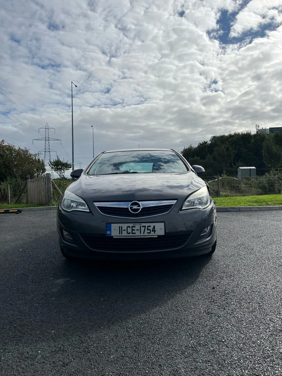 OPEL ASTRA 2011 (READ DESCRIPTION) - Image 1