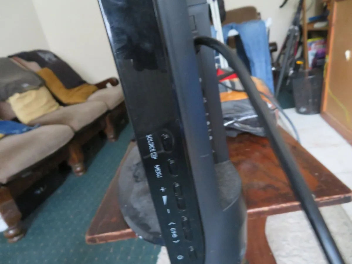 32 inch TV (Samsung, HDMI*3, no remote) - Image 4
