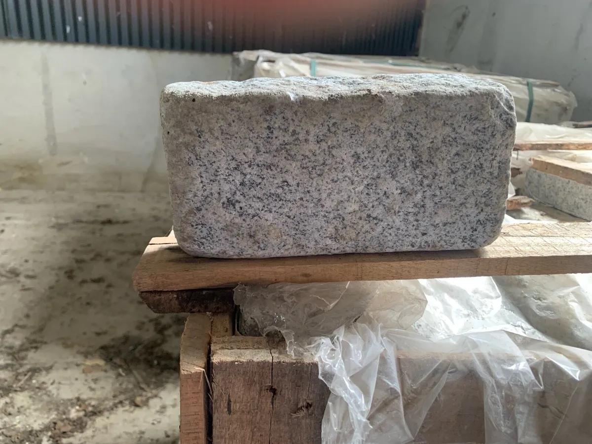 Granite tumbled cobbles - Image 2