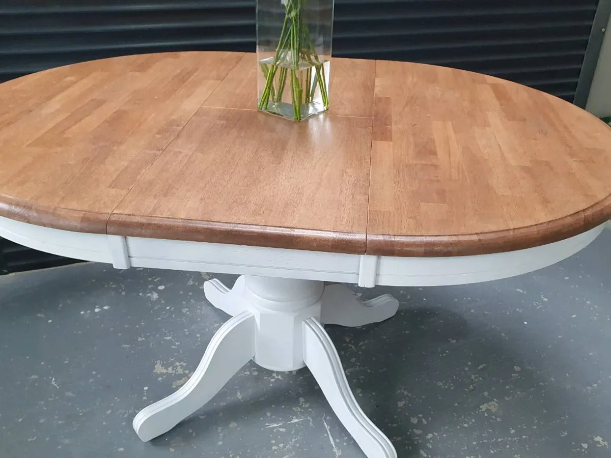 6 seater extendable solid oak - Image 1