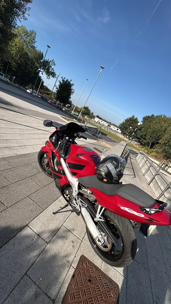 Cbr 600 - Image 1