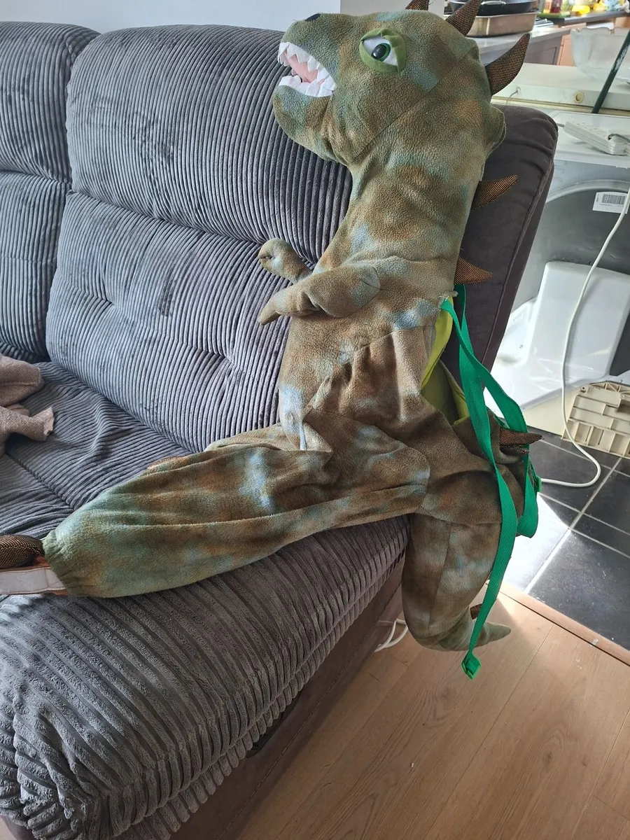 Dressing up toys