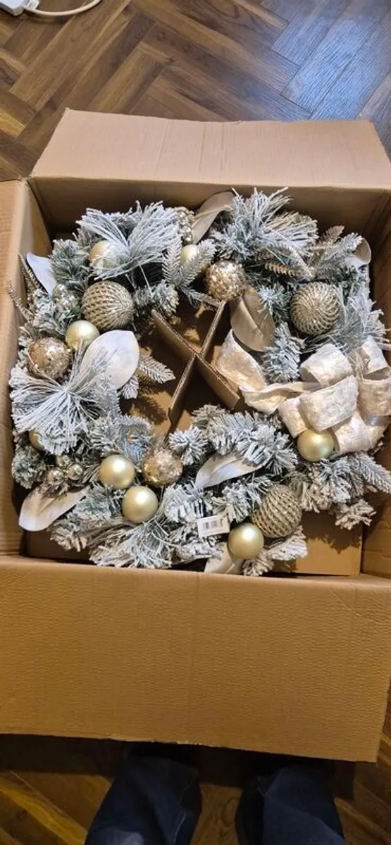 2 brand new Christmas wreaths - Image 2